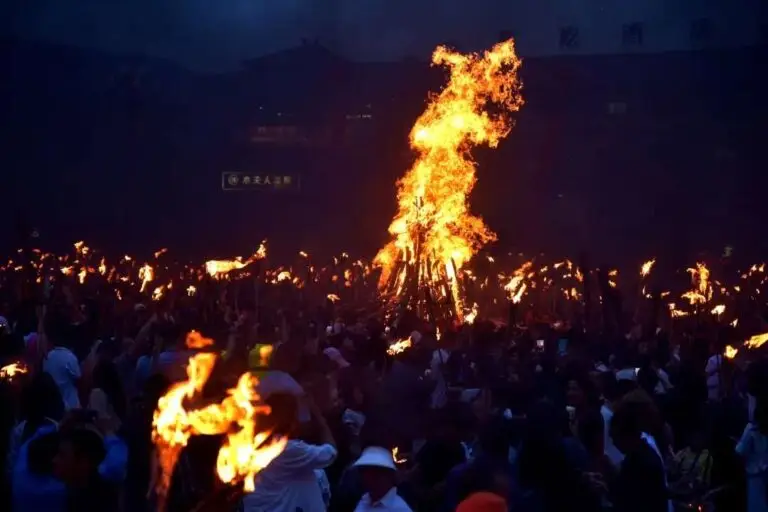 Festivale de torche au Yunnan 03 - Voyage yunnan