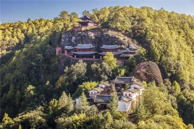 Le paysage de la montagne de Shibaoshan à Jianchuan, Dali 01