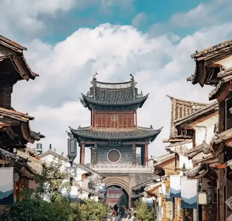 Le tour de Xinggong à la ville de Weishan à Dali, Yunnan  06