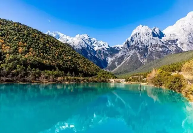 Paysage du vallée bleu de la Montagne de Dragon du Jade de Lijiang 06