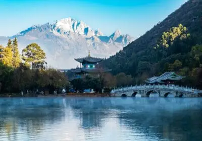 Parc de l'étang de dragon noir à Lijiang, Yunnan 02