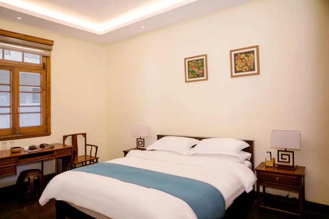 hotel-img