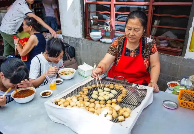 Tofu de Jianshui dans la rue - circuit yunnan